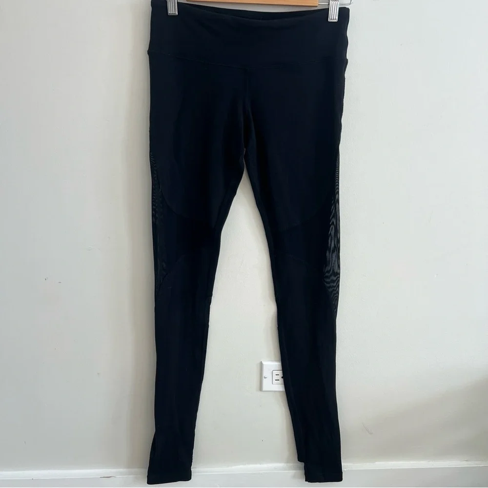 ALO Yoga sleek black